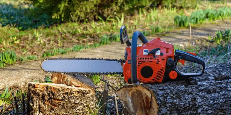 how do most chainsaw accidents happen