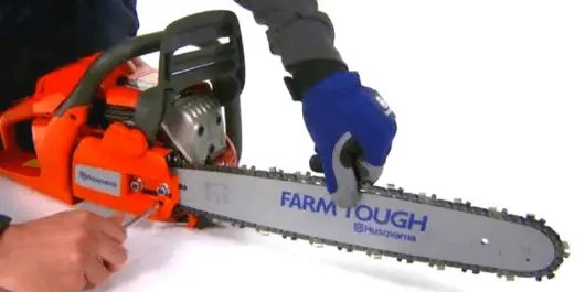 how tight should a chainsaw chain be