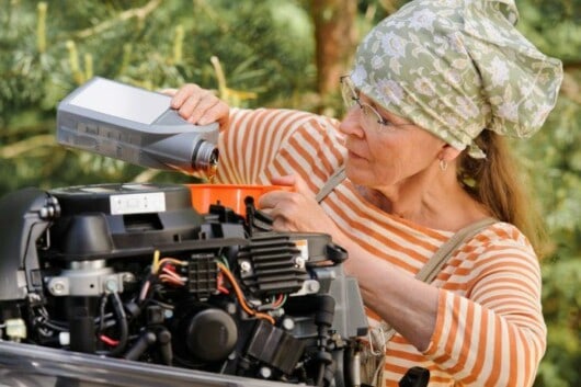 How To Add Hydraulic Fluid To Log Splitter: Step-By-Step Process To Bump Up The Fluid Levels In Your Log Splitter 2 how to add hydraulic fluid to log splitter - woman adding hydraulic fluid to log splitter