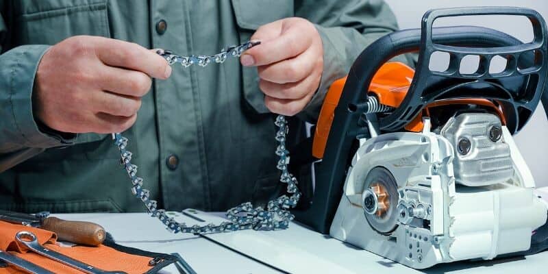 how to put a chain back on chainsaw