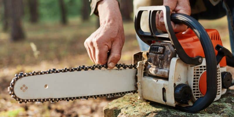 how to replace a chainsaw chain